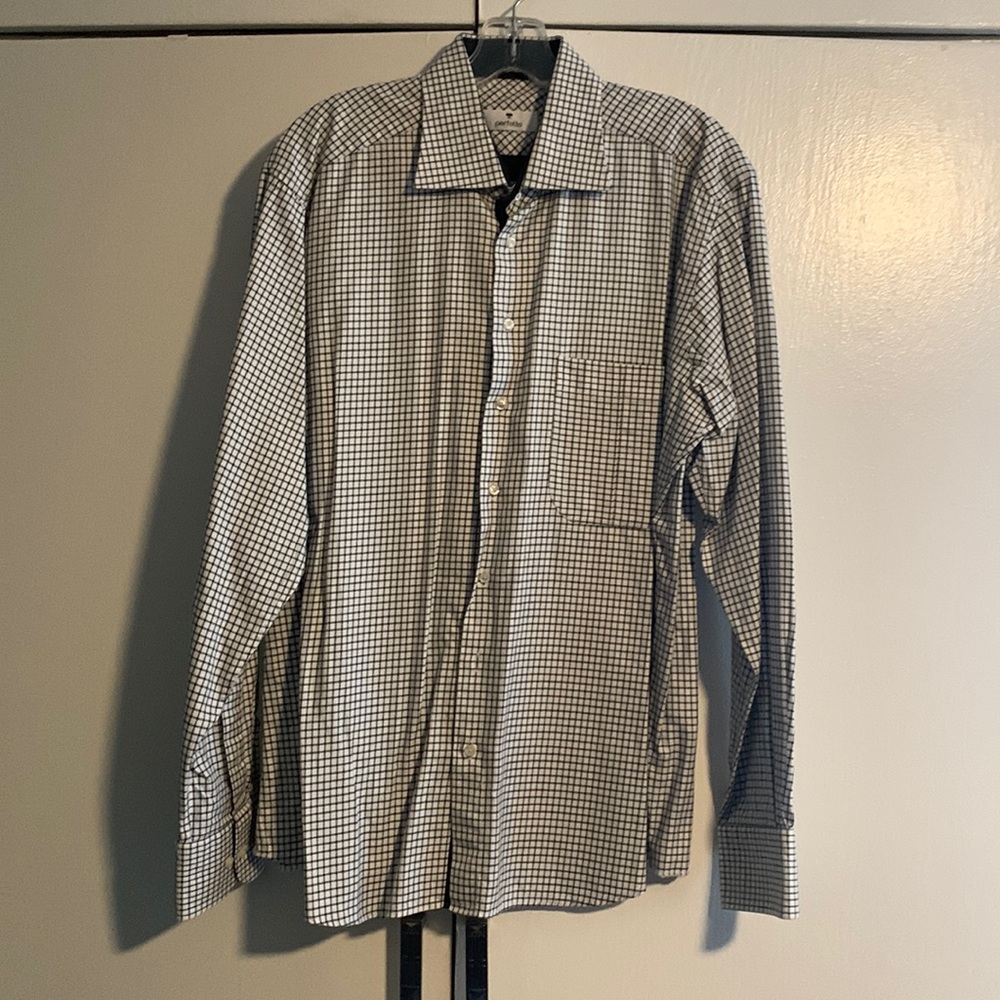 (1) Perfetto White - Black checkered Men’s dress shirt. Made in Turkey. Size L
